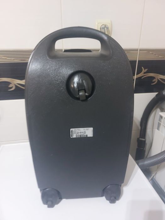 Прахосмукачка Miele Complete C3 Pure EcoLine