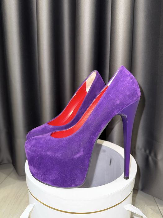 Лилави велурени обувки на висок ток - 36 номер