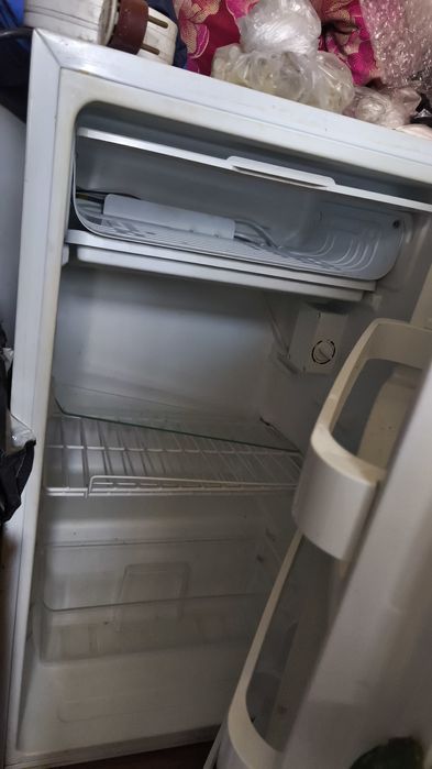 Холодильник работает