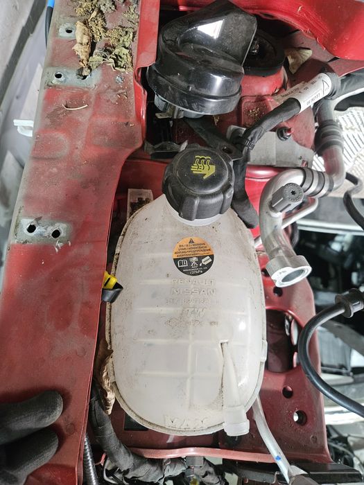 Казанче антифриз за Nissan Juke 1.0i 2024г