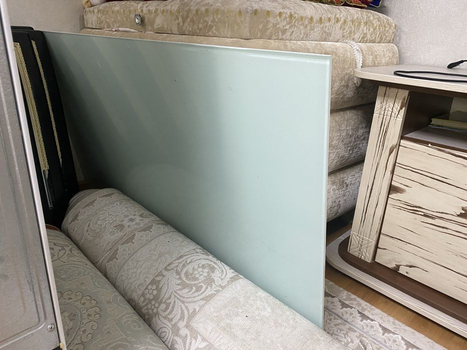 Продам стол кухонный стеклянный