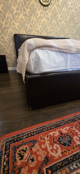 Кровать двуспальная