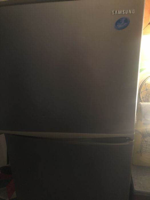 холодильник продаеться бу в хорошем состоЯнии