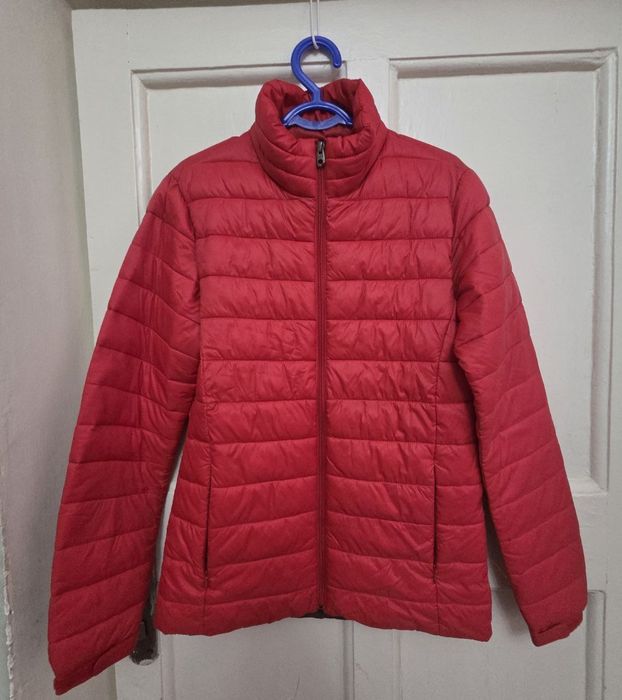 Продам куртку женскую