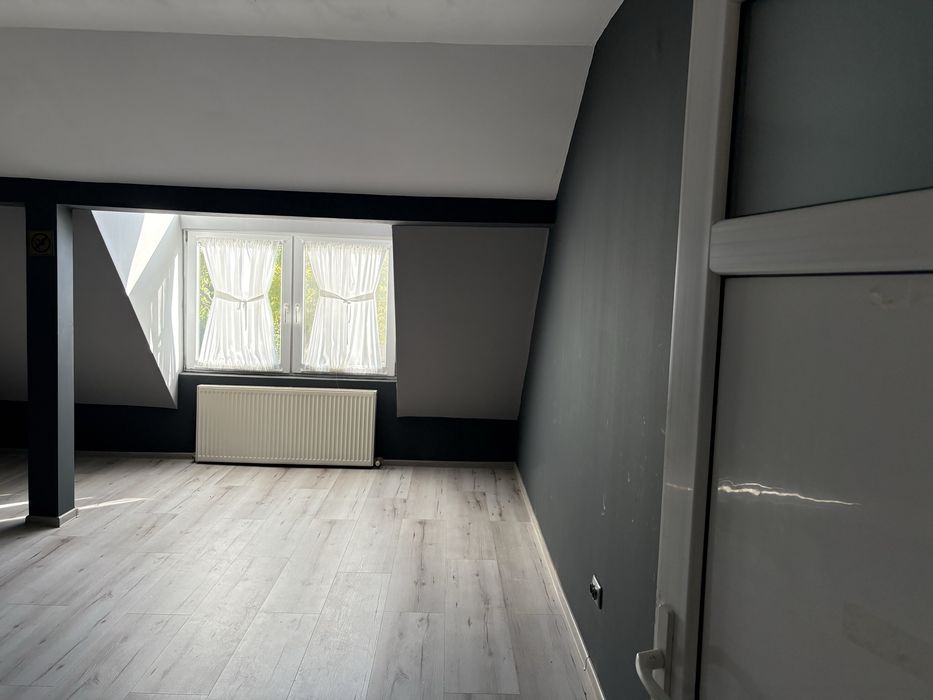 Spatiu de inchiriat situat in Marghita. Str   Republici  nr 82  linga