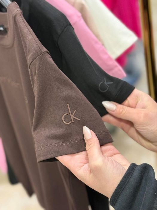 Дамска Тениска различни цветове стандарт