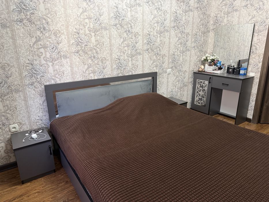 Продается срочно спальный гарнитур
