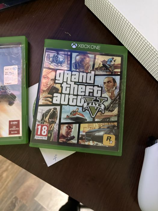 Vand xbox one S in stare excelenta