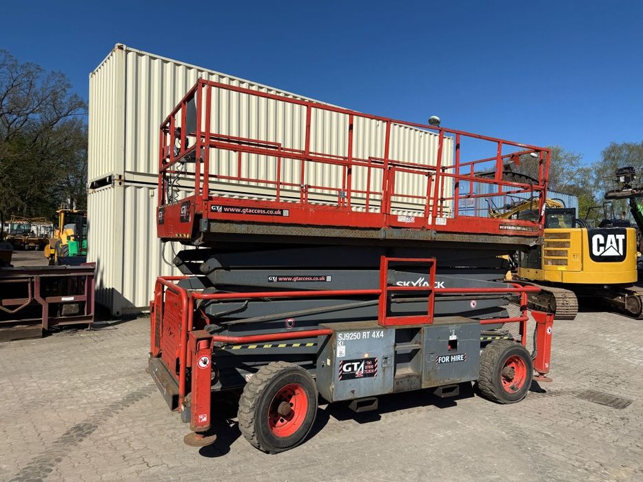 Nacela foarfeca SkyJack SJ9250