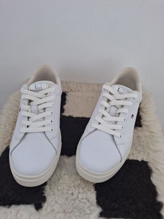 Adidasi Tommy Hilfiger din piele, dama nr. 36 ca NOI
