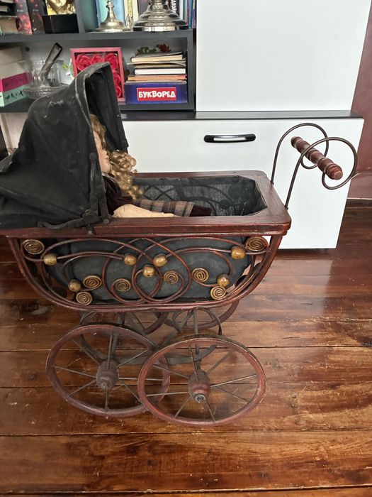 Винтидж Детска количка с кукла