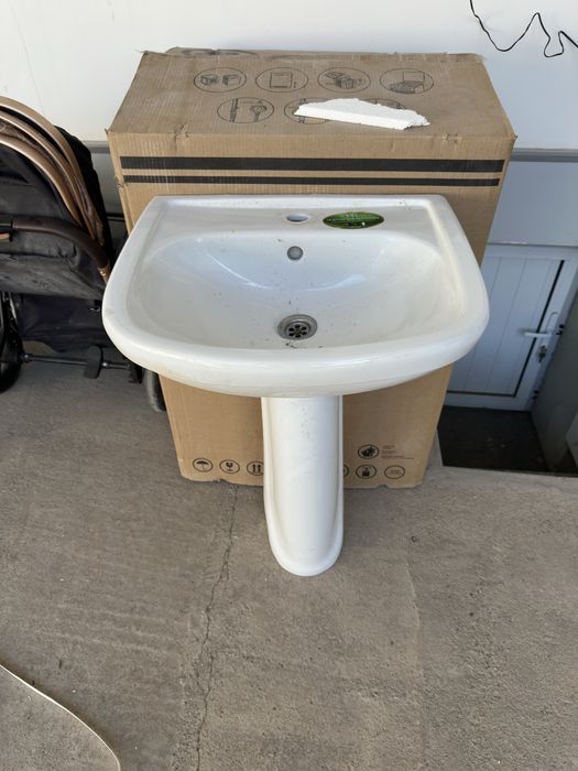 раковина б/у керамическая со всеми трубами