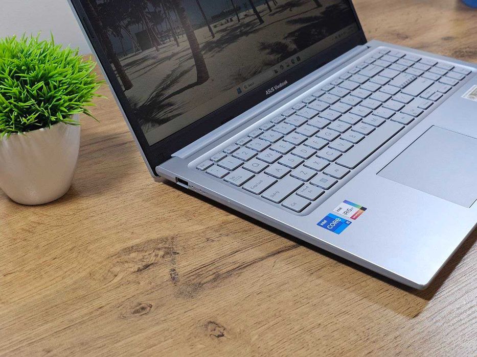 Asus VivoBook X1504/ Core i5 1235U/ 12Gb/ 512Gb - США
