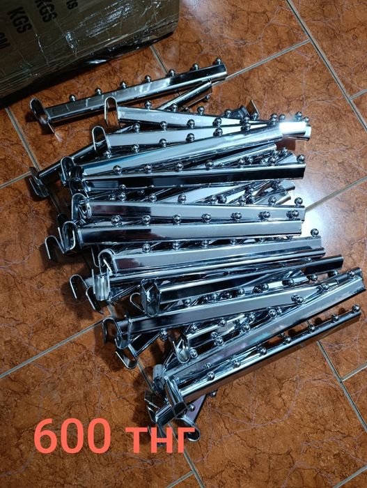 Продам торсы, вешала, плечики