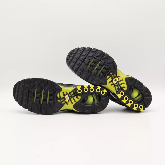 Nike Air Max Plus Wolf Grey Black Opti Yellow DM0032-012)