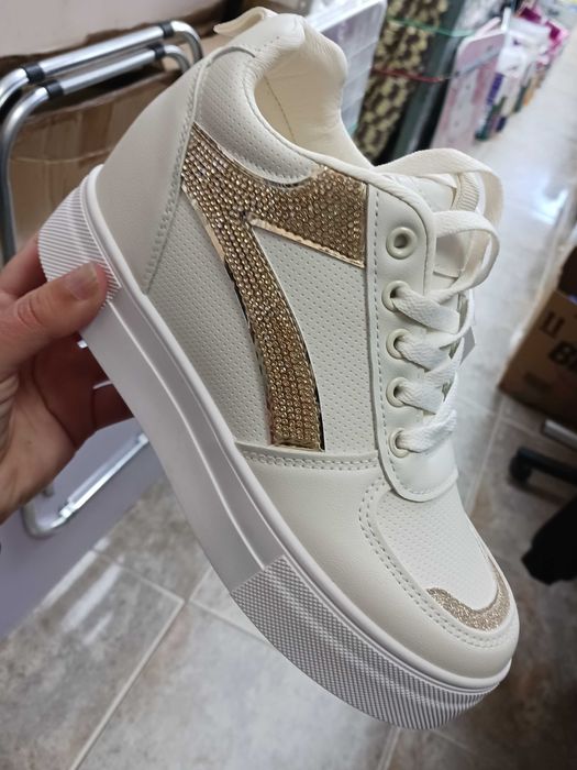 Нови дамски маратонки