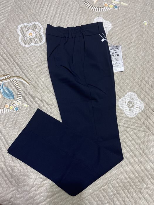 Продам школьные брюки