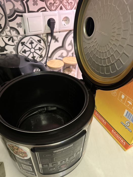 Мудьтиварка Redmond