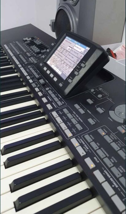 Vând Korg pa3x 256