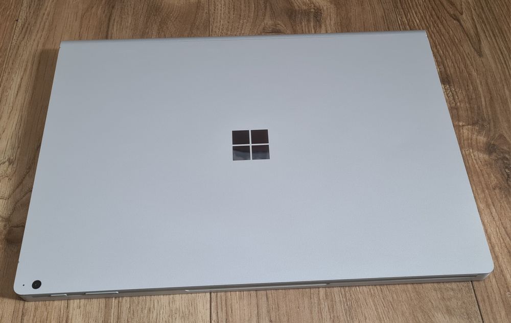 Microsoft Surface Book 3 15" i7 1065G7, 32 GB RAM, gtx 1660Ti, 512 ssd