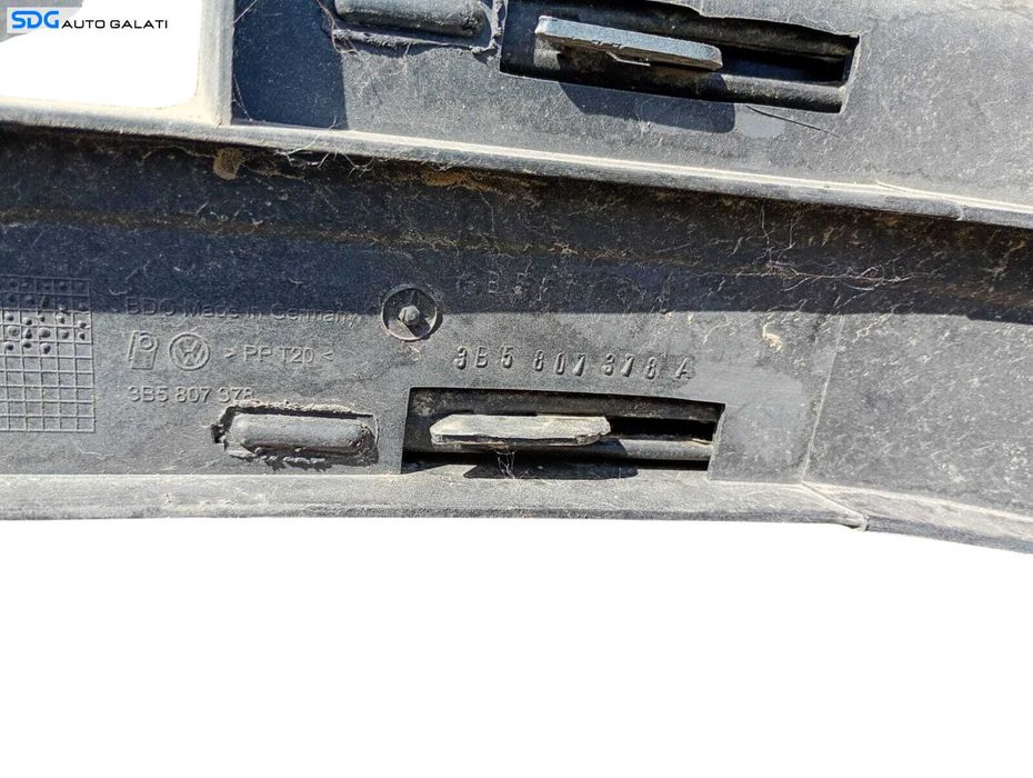 Bara Spoiler Spate Volkswagen Passat B5.5 Berlina Sedan Limuzina 2001 - 2005 Cod 3B5807378A [LC0521]