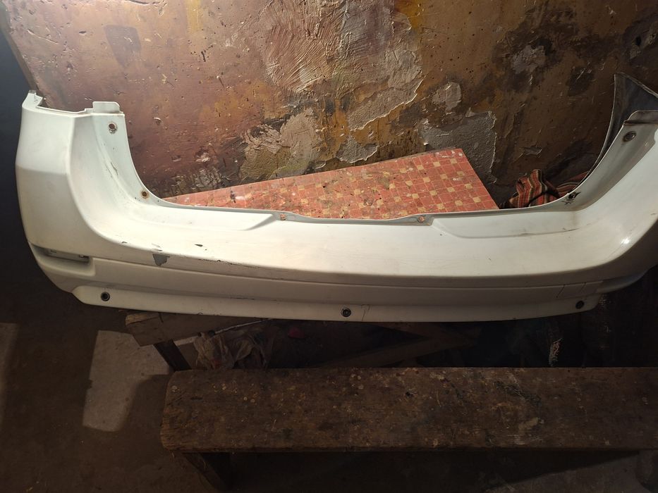 Bara spate Logan MCV, bara fata si volan Logan 2