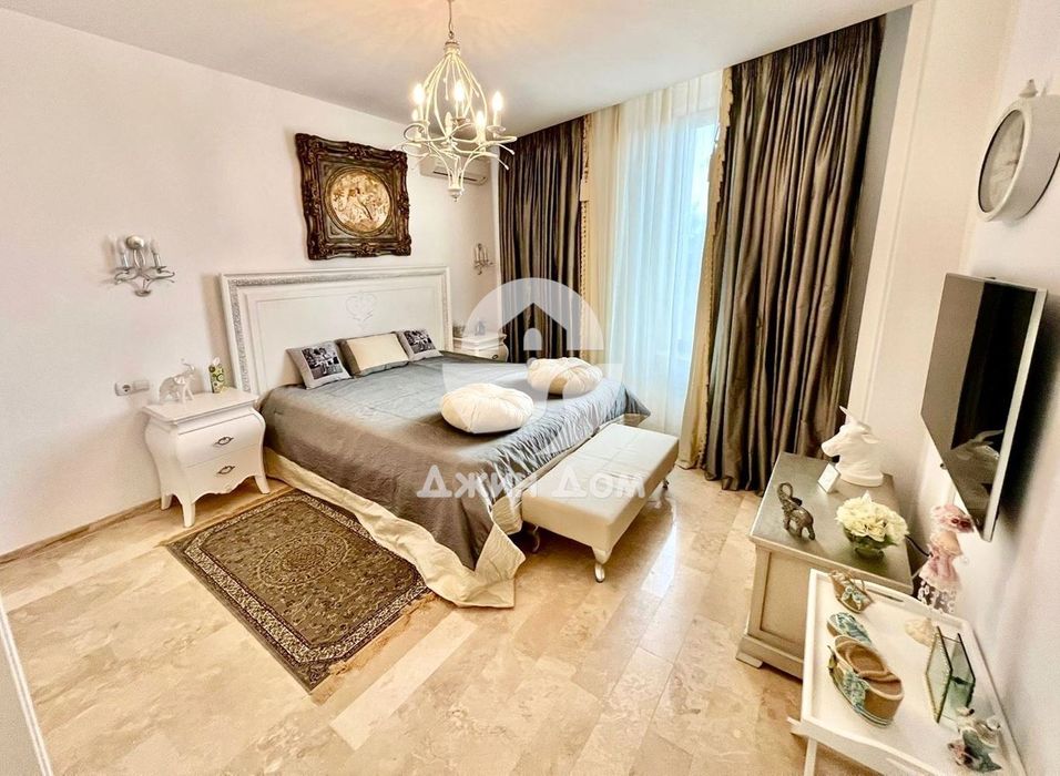 Продава се Четиристаен апартамент в Несебър - 182 кв.м за 1850 €/кв.м - Снимка #4