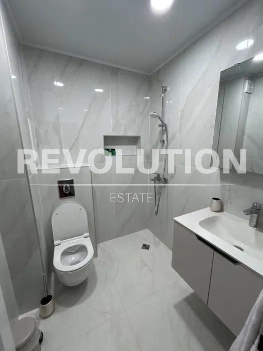 Дава се под наем Двустаен апартамент в Варна, Младост 1 - 65 кв.м за 600 € - Снимка #4