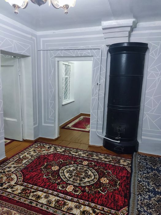 Ko'chadan 2 chi uy. 216 maktabni ro'parasida. Mo'ljal oq uy masjidi