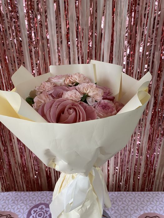 Букет  роз  продам ,