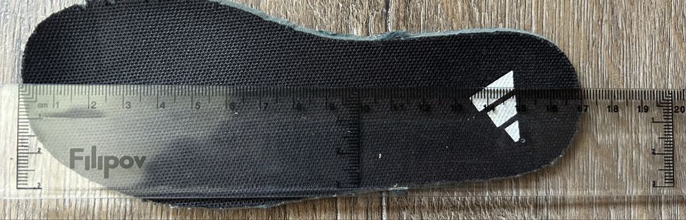 Маратонки Adidas намер 26