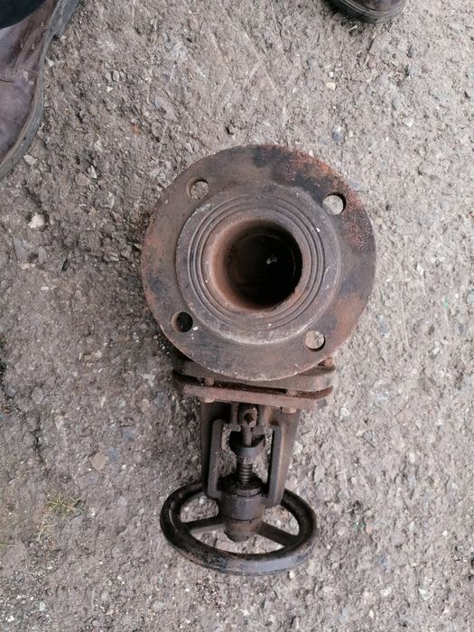 Продам задвижка на 80