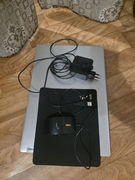 "Lenovo" ноутбук