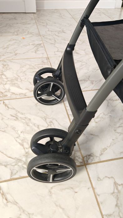 Детская коляска Joie.