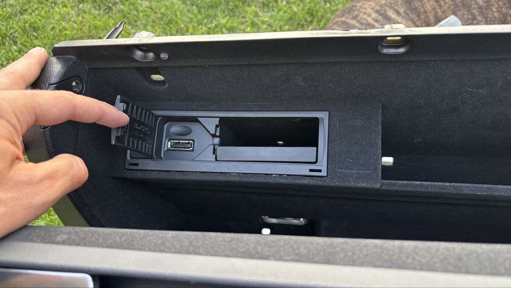 Оригинална жабка Audi A3 8P