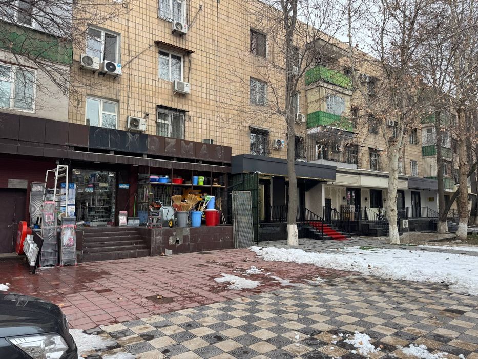 Продаётся нежилой помищенияа центр горида Айбек