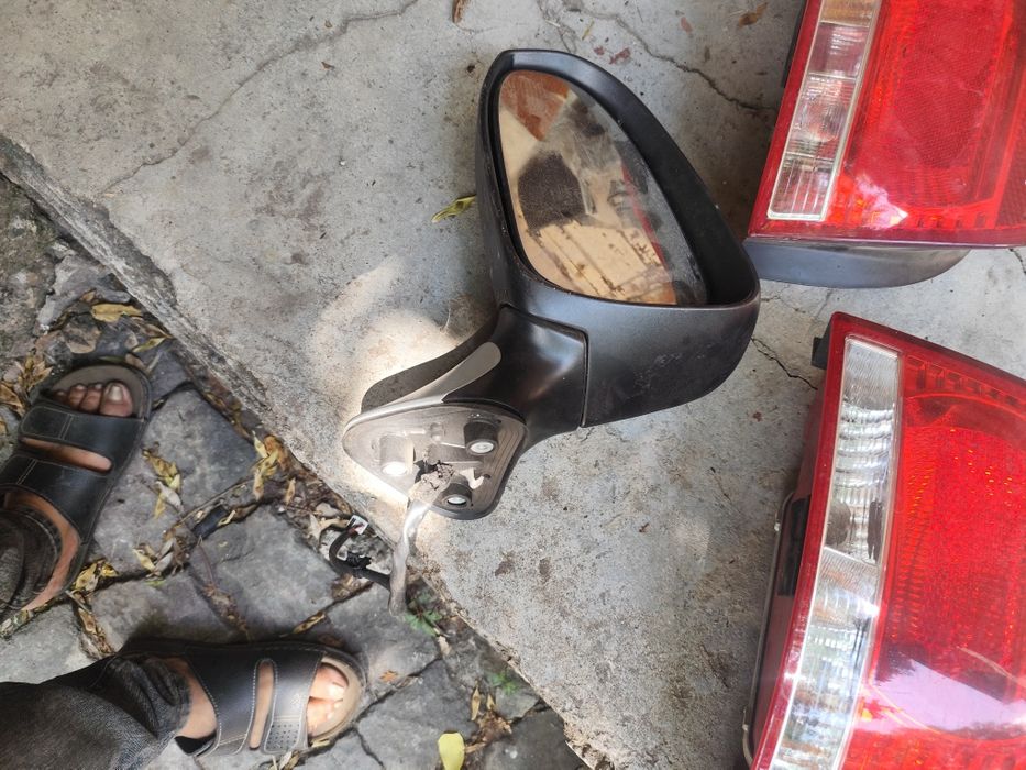 Ляво огледало за toyota verso и 2007 година и нагоре