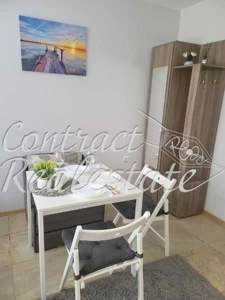 Дава се под наем Едностаен апартамент в Варна, Център - 30 кв.м за 357 € - Снимка #1