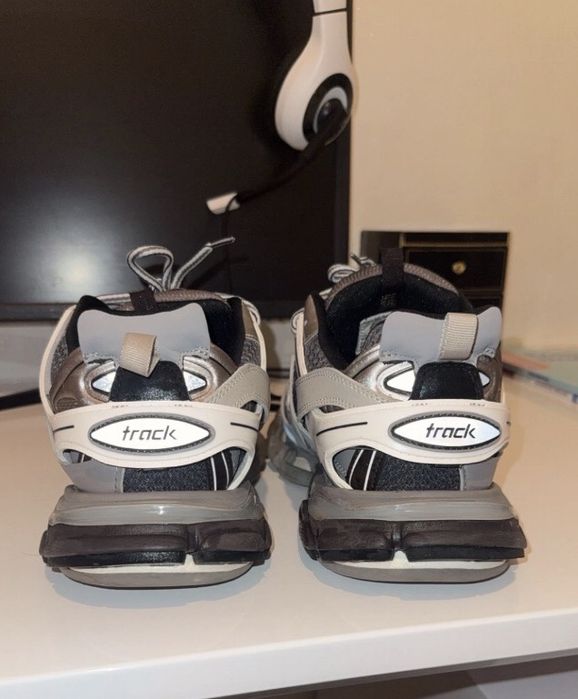 Balenciaga track led