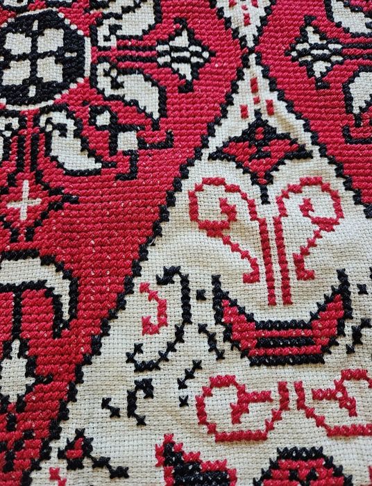 Калъфки и каре шити на ръка върху панама! Автентични! Чисто нови!
Покр