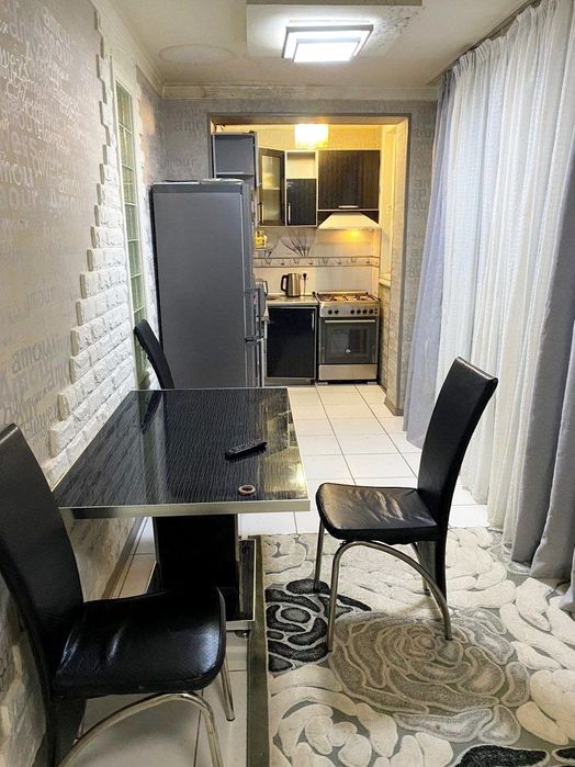 Продаётся квартира в р-не Мирабад, ЦУМ(Ц-7), 2/4/4