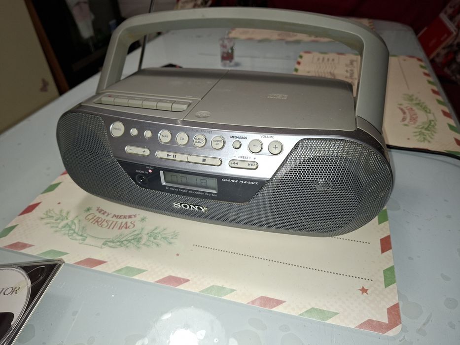 Radiocasetofon Sony, CD-RW playback, sunet  Stereo, perfect funcțional