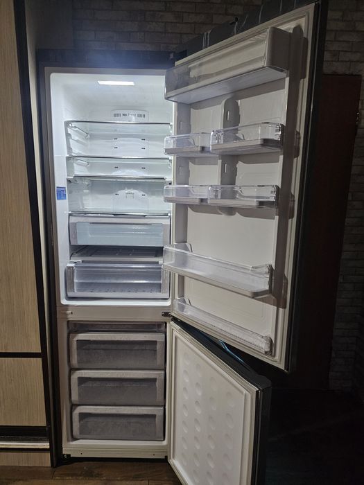 Продам холодильник