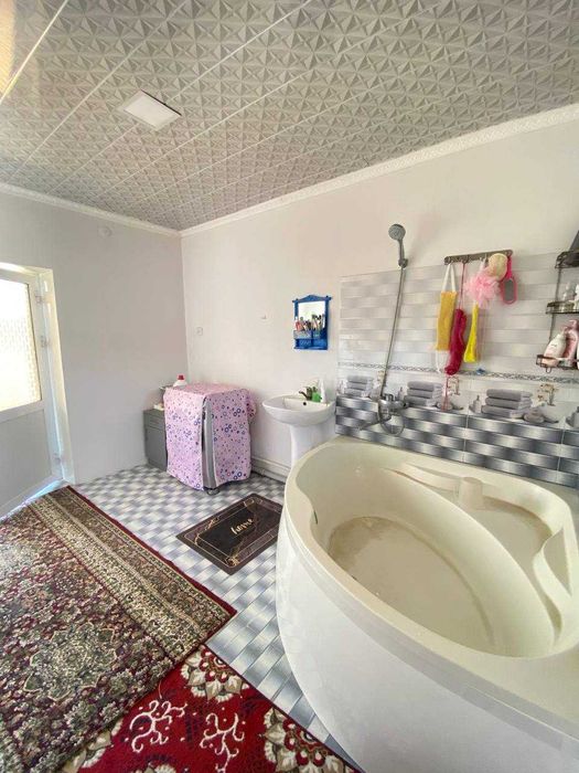 Sotiladi shinam va barcha sharoitlarga ega hovli uy!