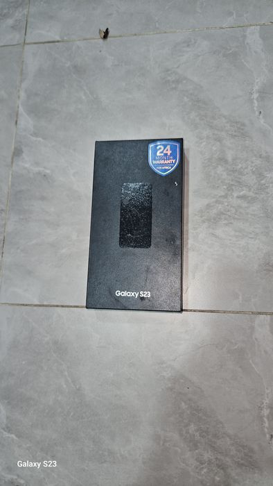 Samsung S23 8/256 telefon xolati alo umaman qotish nimaligni bilmaydi