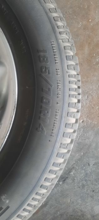 De vânzare  cauciucuri cu jante.complet