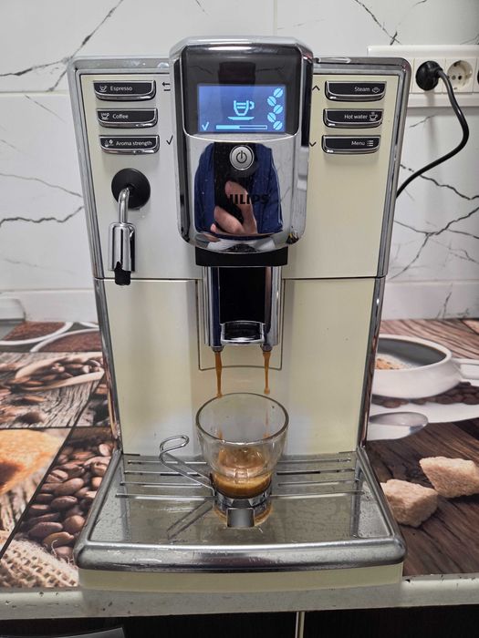 Espressor Automat Philips Series 5000 EP5311/10 Aparat cu Cafea Boabe Saeco Incanto