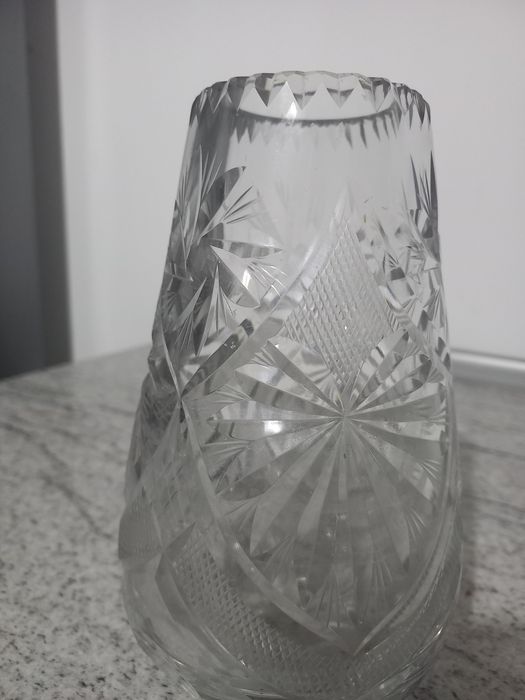 Vaza cristal autentic inaltime 17 cm deschidere 7 cm. Noua fara etiche