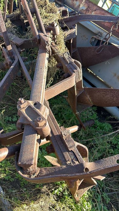 Продам Плуг трехкорпусный