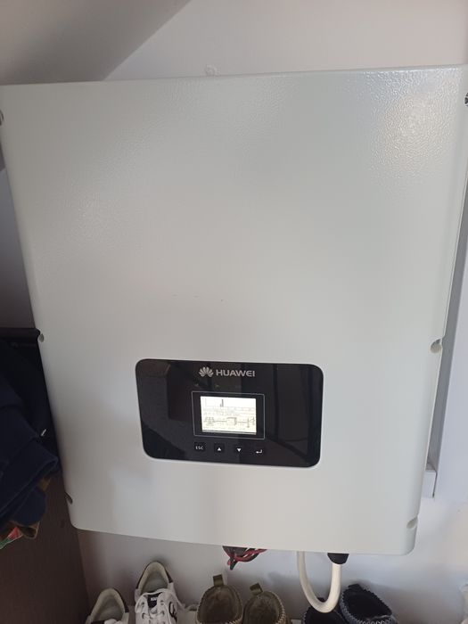 Invertor Huawei de 12 kw on grid, date jos pentru ca am montat cu  cas